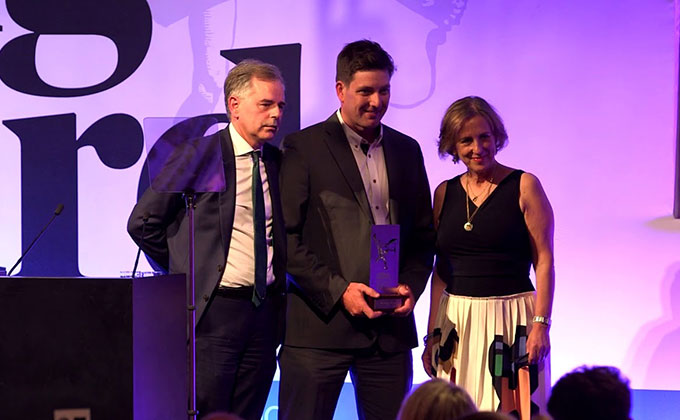 award4 award4